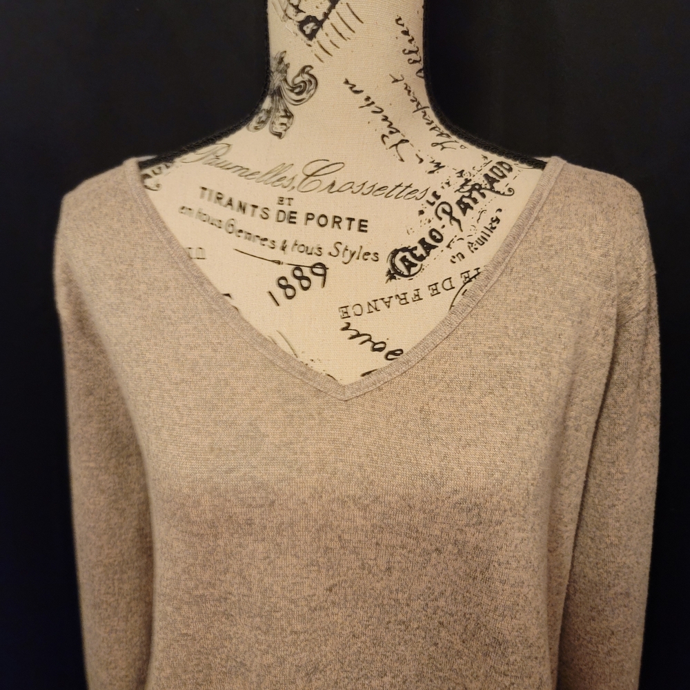 SJS Blouse - Picture 2 of 6